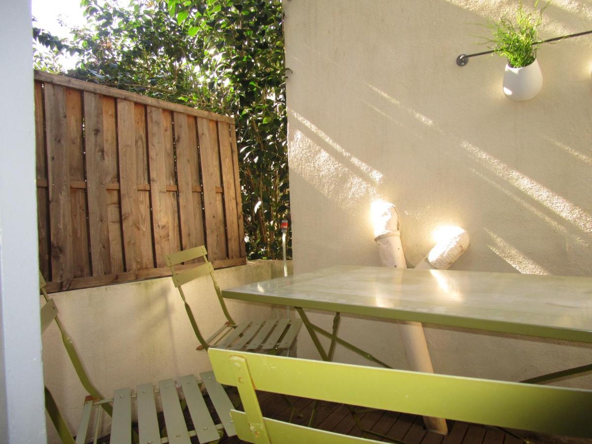Maison 3 Chambres - Terrasse - Climatisation 10 Minutes A Pied Du Pont D'Aviñón Exterior foto